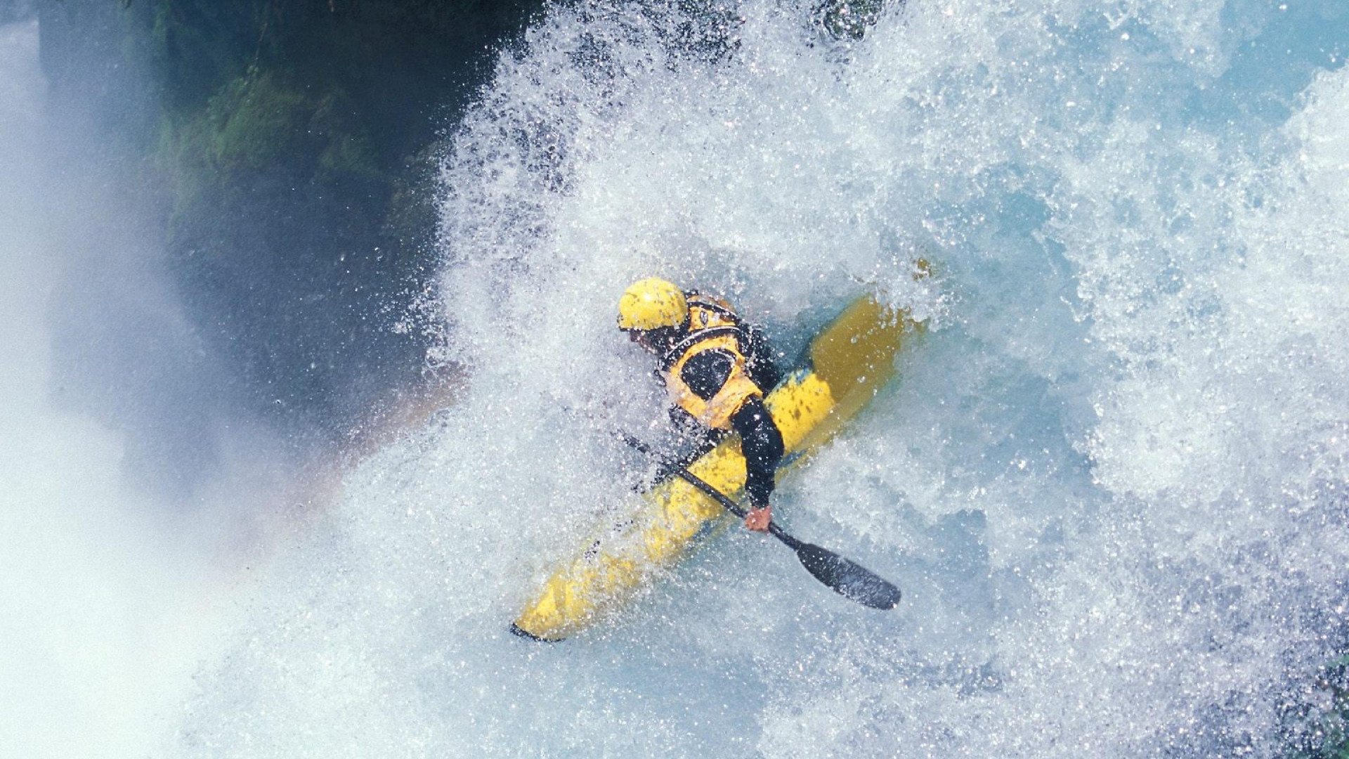 泳道线：分隔选手的水中绳索，泳道线标准宽度